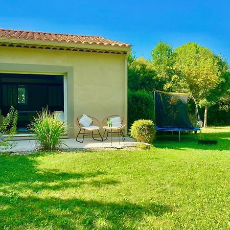 Appartement Neuf Et Au Calme Proche Avignon Althen-des-Paluds Exterior photo